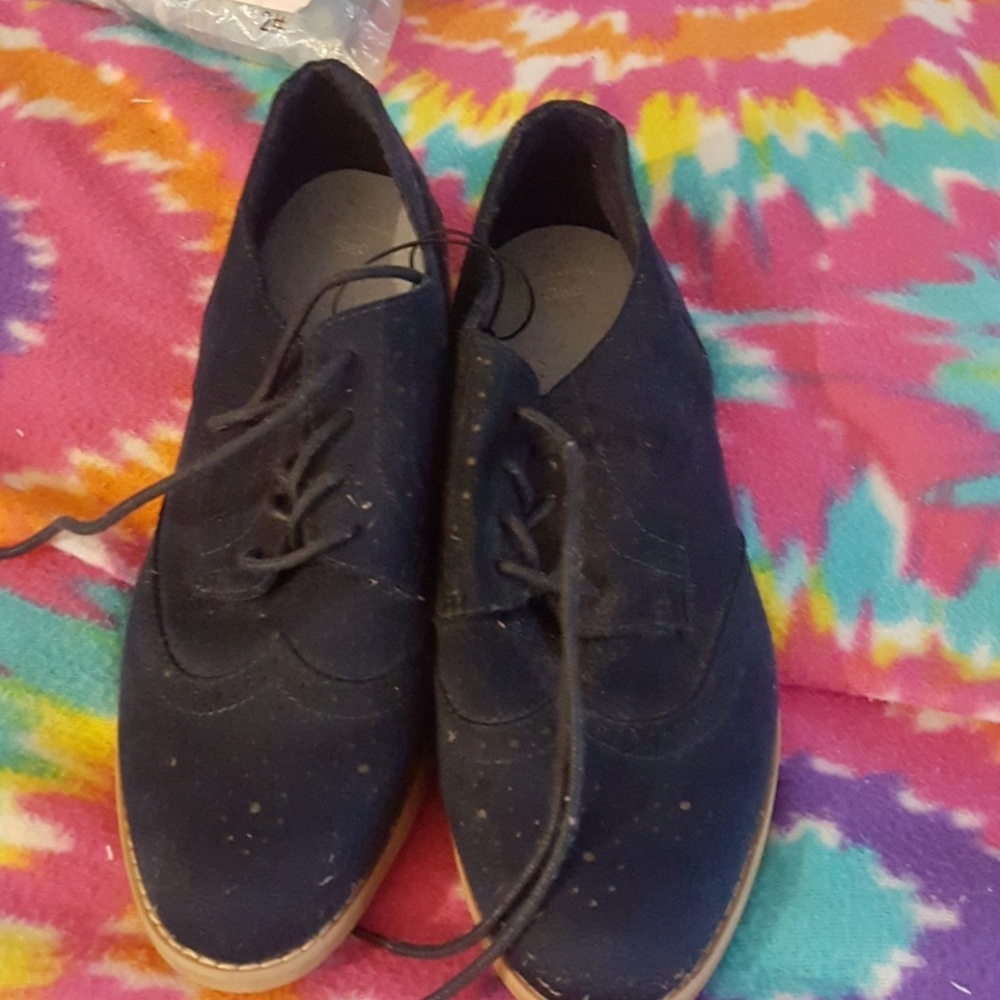 Shoes - Picture 2 of 2